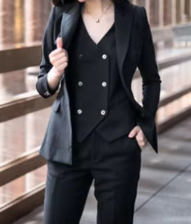 Women's Commuter Drape Suit